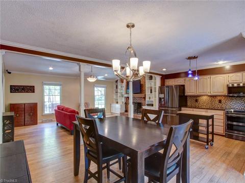 1136 Mapleview Ct, High Point, NC 27265 photo 10