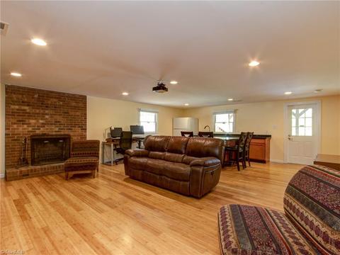1136 Mapleview Ct, High Point, NC 27265 photo 18