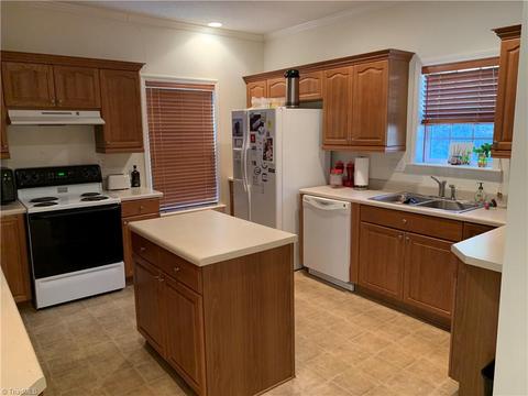 15784 W Us Highway 421, Purlear, NC 28665 photo 3