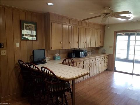 133 E Valley View Rd, Advance, NC 27006 photo 4