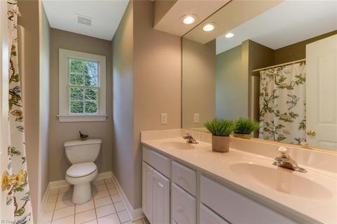 203 Castleton Pl, Jamestown, NC 27282 photo 18