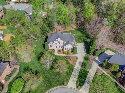 203 Castleton Pl, Jamestown, NC 27282 photo 2