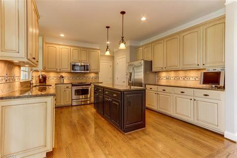 203 Castleton Pl, Jamestown, NC 27282 photo 10
