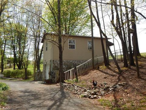 1655 Barker Rd, Roaring River, NC 28669 photo 4