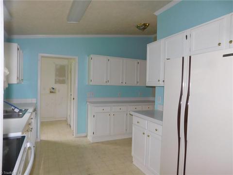351 E Ridge St, Ramseur, NC 27316 photo 6