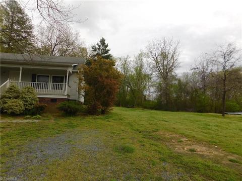 351 E Ridge St, Ramseur, NC 27316 photo 2