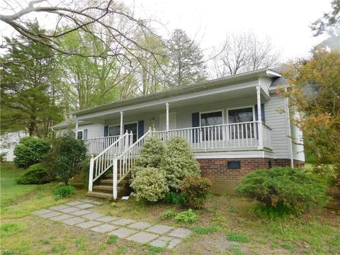 351 E Ridge St, Ramseur, NC 27316 photo 3