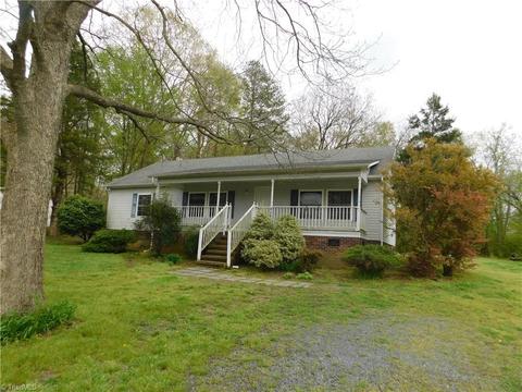 351 E Ridge St, Ramseur, NC 27316 photo 1