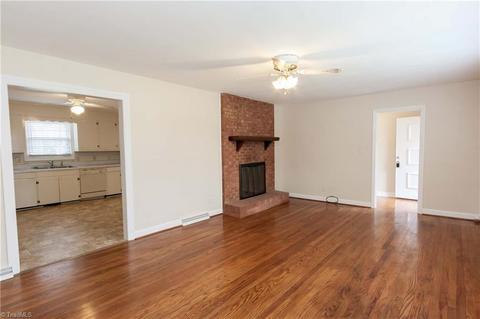 910 Oakview Rd, High Point, NC 27265 photo 3
