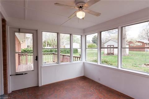 910 Oakview Rd, High Point, NC 27265 photo 9