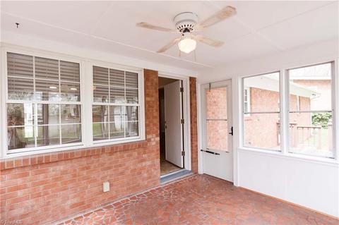 910 Oakview Rd, High Point, NC 27265 photo 8