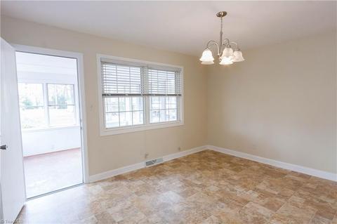 910 Oakview Rd, High Point, NC 27265 photo 6