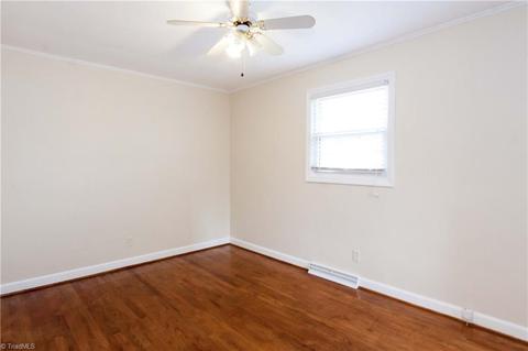 910 Oakview Rd, High Point, NC 27265 photo 13