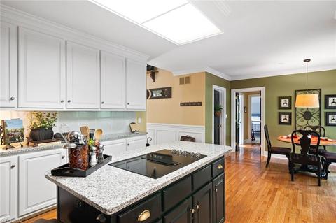412 Hillcrest Dr, High Point, NC 27262 photo 12
