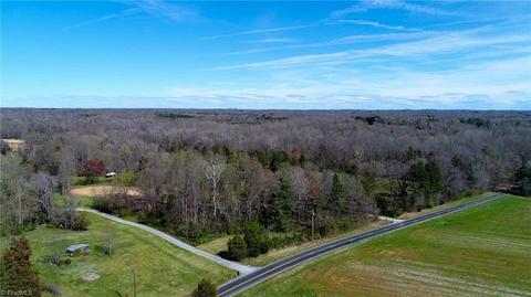 612 Mock Rd, High Point, NC 27265 photo 3