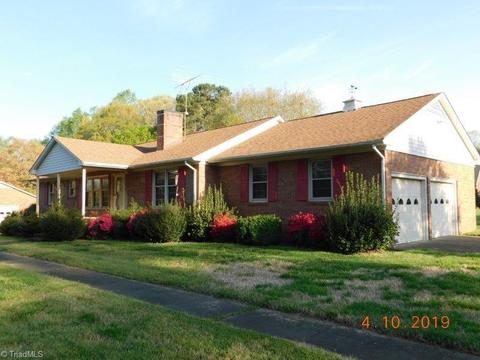 104 Trinity Dr, Elon, NC 27244 photo 3