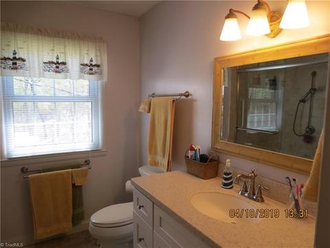 236 Logan Ct, King, NC 27021 photo 8