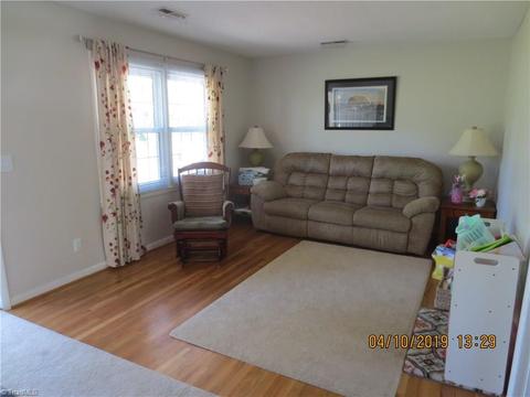 236 Logan Ct, King, NC 27021 photo 5