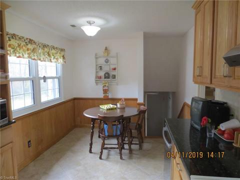 236 Logan Ct, King, NC 27021 photo 4