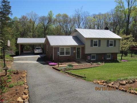 236 Logan Ct, King, NC 27021 photo 1