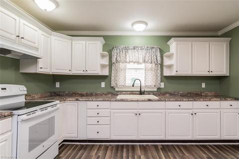 900 Arthur Ave, High Point, NC 27263 photo 6
