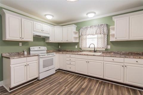 900 Arthur Ave, High Point, NC 27263 photo 5