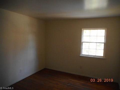1503 Graves Ave, High Point, NC 27260 photo 8
