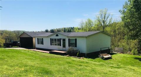 302 Kings Dr, Purlear, NC 28665 photo 1