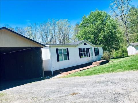 302 Kings Dr, Purlear, NC 28665 photo 2