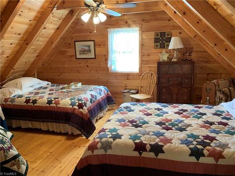 310 Doe Run, Purlear, NC 28665 photo 8