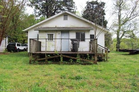 1909 Blain St, High Point, NC 27262 photo 2