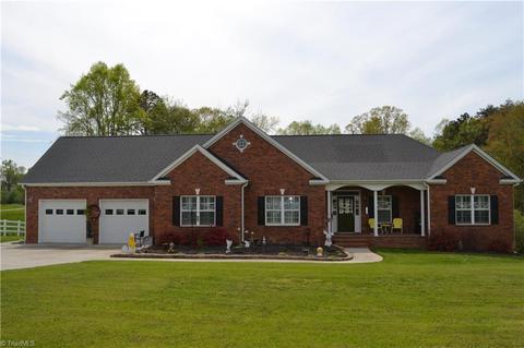 1200 Ridge Rd, Pine Hall, NC 27042 photo 4
