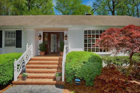 100 Shadow Valley Rd, High Point, NC 27262 photo 2