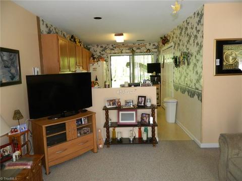 704 English Ct, Trinity, NC 27370 photo 8