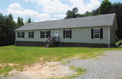 1141 Robert C Kellam Rd, Pinnacle, NC 27043 photo 3