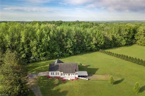 447 Rainbow Rd, Advance, NC 27006 photo 1