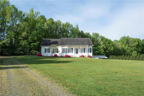 447 Rainbow Rd, Advance, NC 27006 photo 2