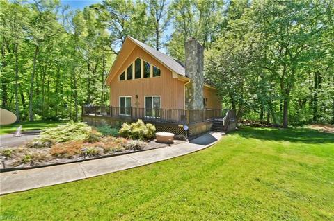 122 Forest Ct, Advance, NC 27006 photo 3