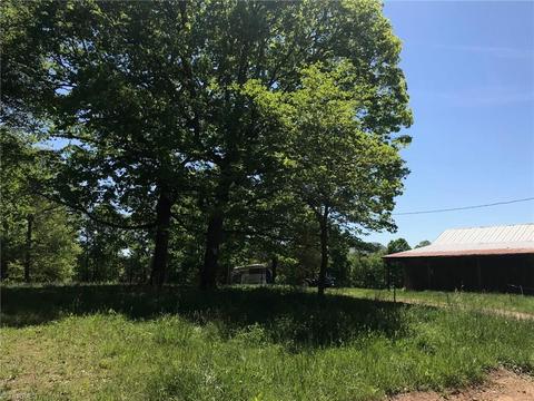 1157 Gravitte Rd, Pilot Mountain, NC 27041 photo 3