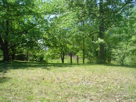 2207 Plainview Dr, High Point, NC 27265 photo 1