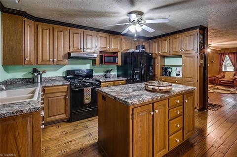 1436 Cagle Loop Rd, Seagrove, NC 27341 photo 5