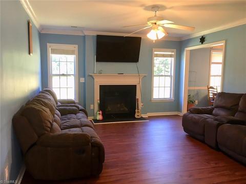 3821 Eagles View Ct, High Point, NC 27265 photo 3