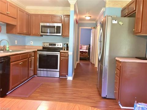 3821 Eagles View Ct, High Point, NC 27265 photo 6