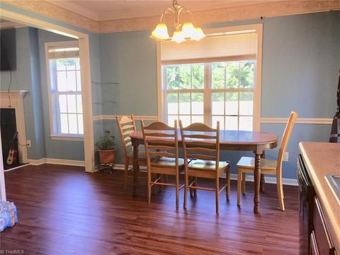 3821 Eagles View Ct, High Point, NC 27265 photo 9