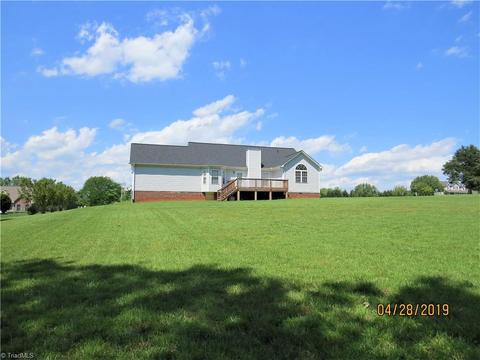 147 Windemere Dr, Advance, NC 27006 photo 2