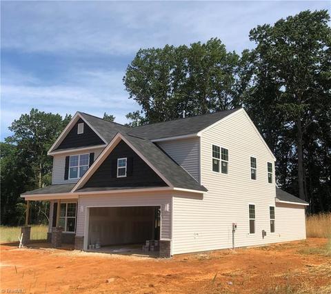 108 Ascender Dr, King, NC 27021 photo 2
