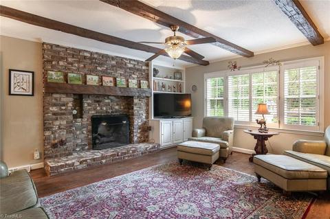 1208 Lancaster Pl, High Point, NC 27262 photo 9