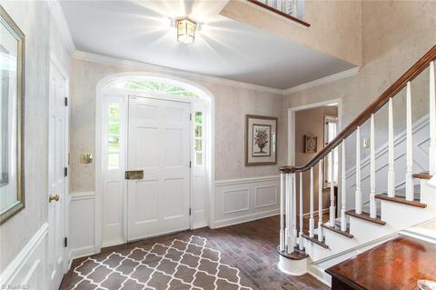 1208 Lancaster Pl, High Point, NC 27262 photo 2