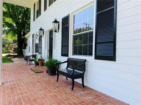 722 W Main St, Pilot Mountain, NC 27041 photo 3
