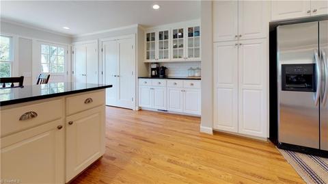 722 W Main St, Pilot Mountain, NC 27041 photo 9